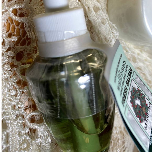 Bath & Body Works Wallflowers 2 White Barn Gold Leaf Cutout Fragrance Diffusers - Picture 5 of 8